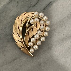 VTG Trifari Pin Brooch